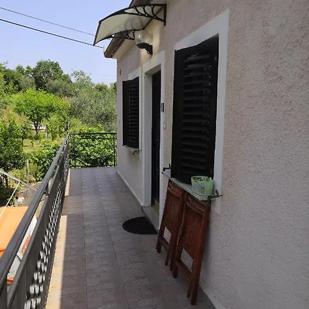 Apartman Rosemarin *